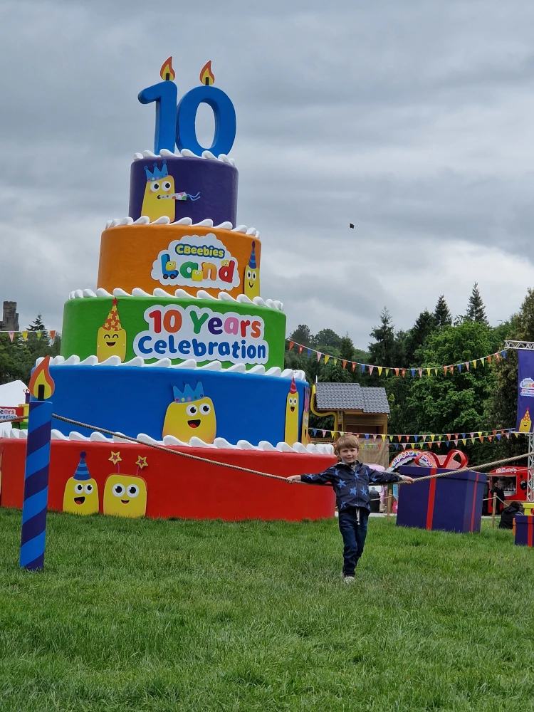 Cbeebies 10th Anniversary - Elliott with Giant Cake