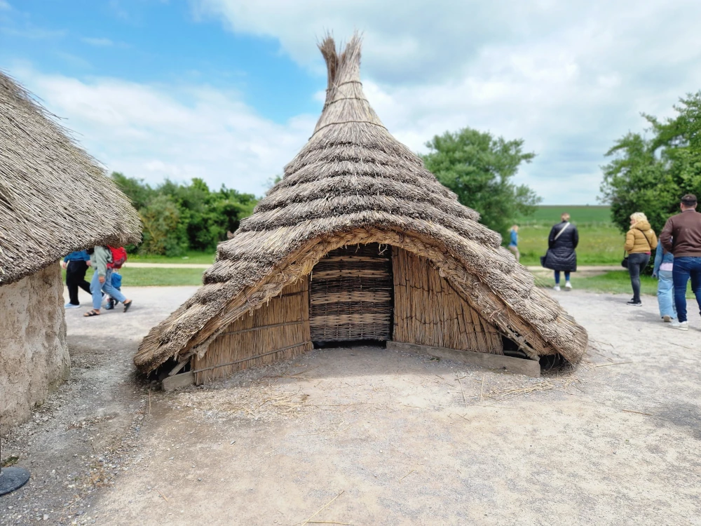 Stonehenge Neolithic huts