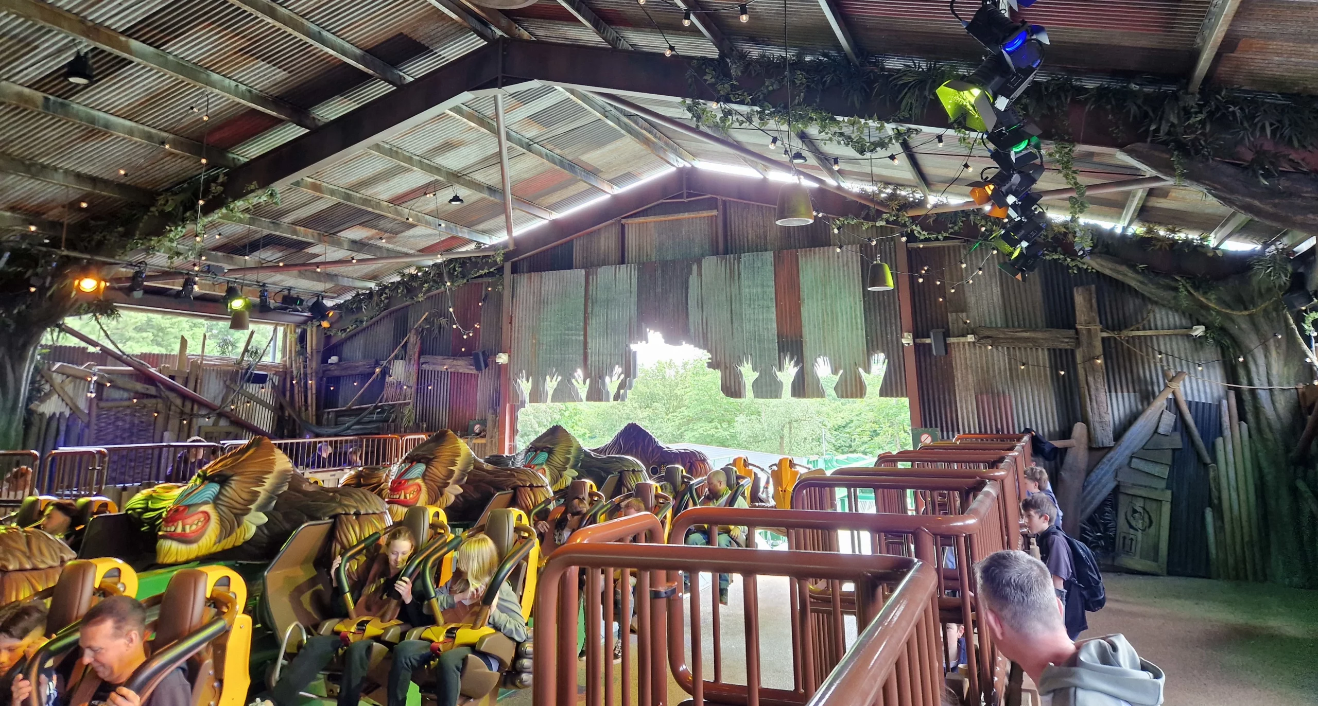 Chessington World of Adventures - Mandrill Mayhem Station