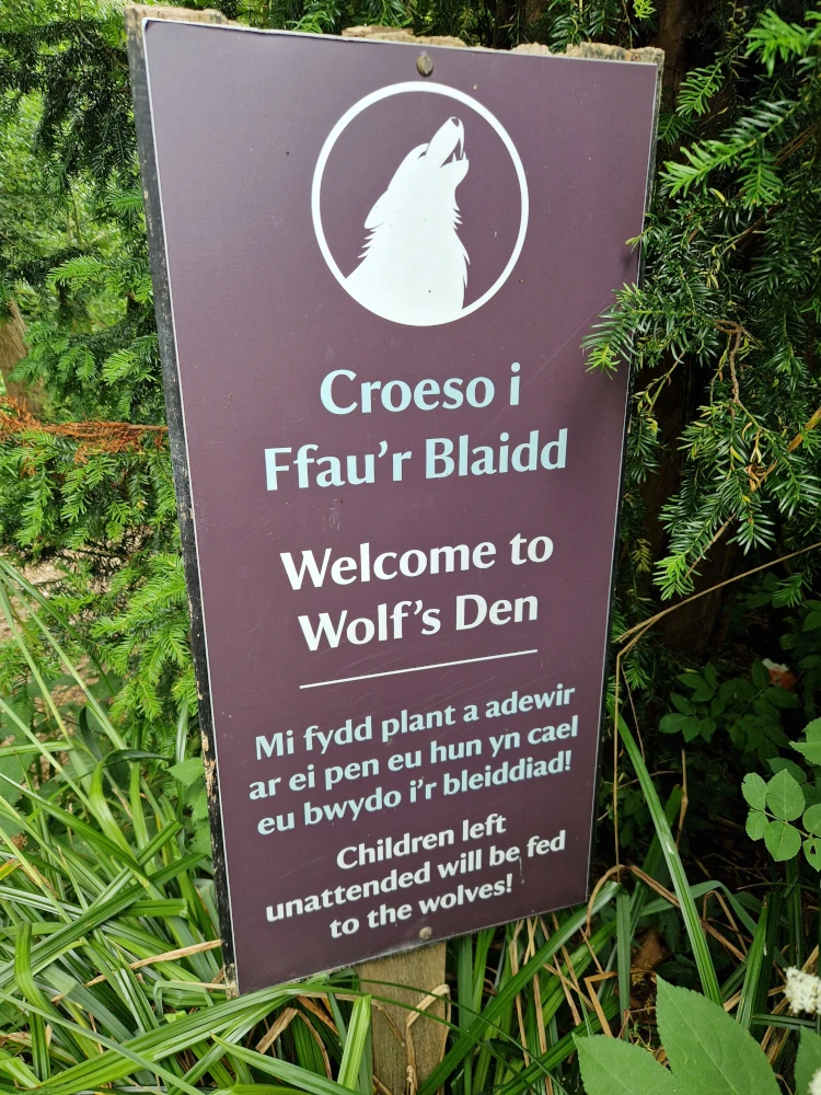 Erddig Wolfs Den