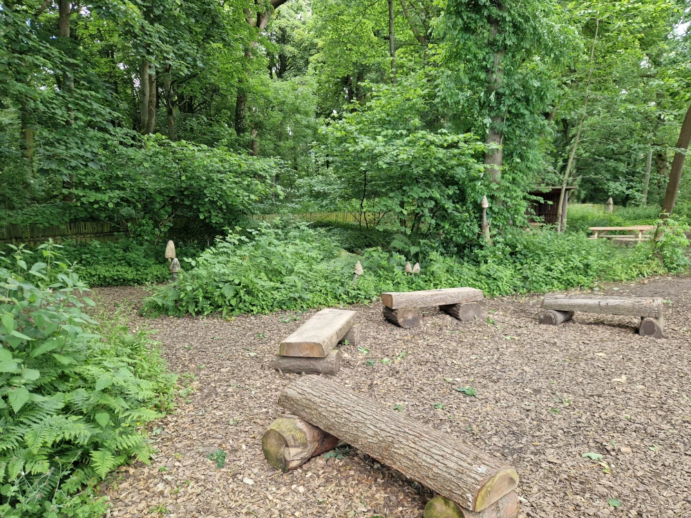 Erddig Wolfs Den