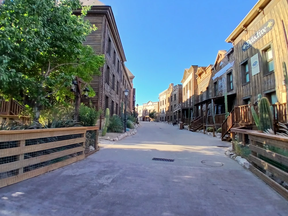 Hotel Gold River Resort