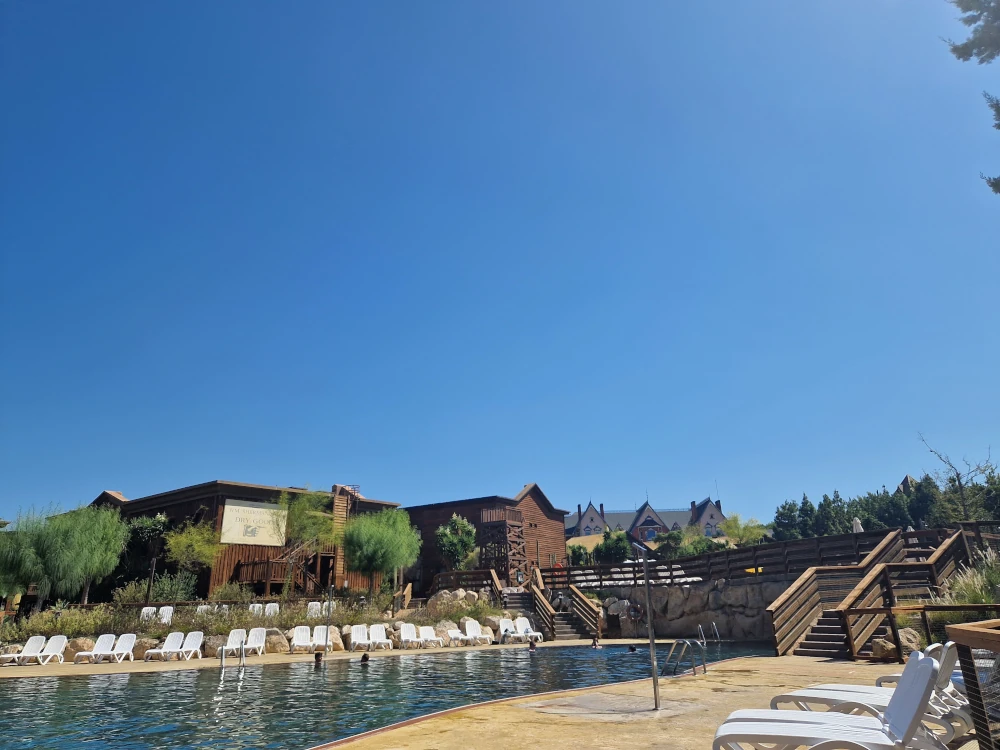 Hotel Gold River Pools