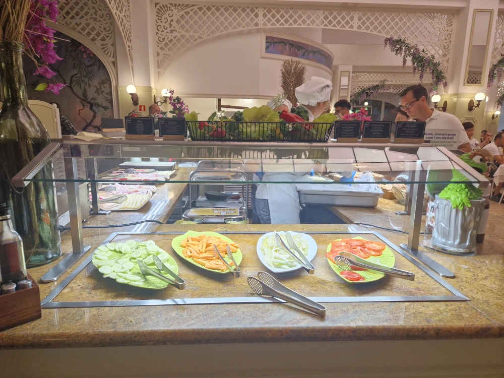 Hotel Gold River Breakfast