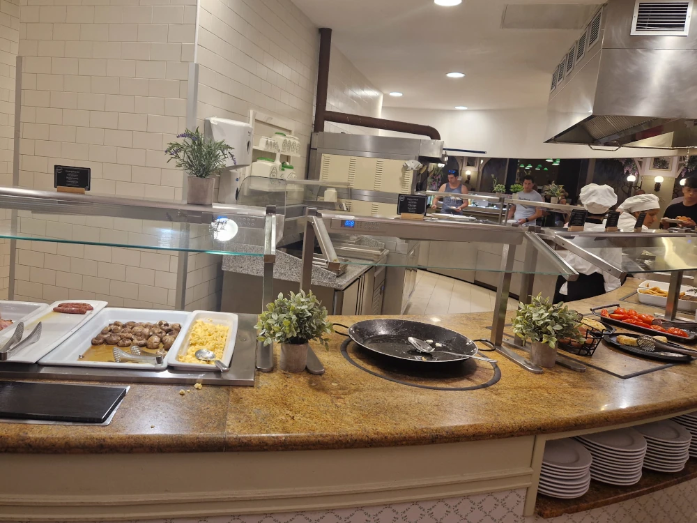 Hotel Gold River Breakfast