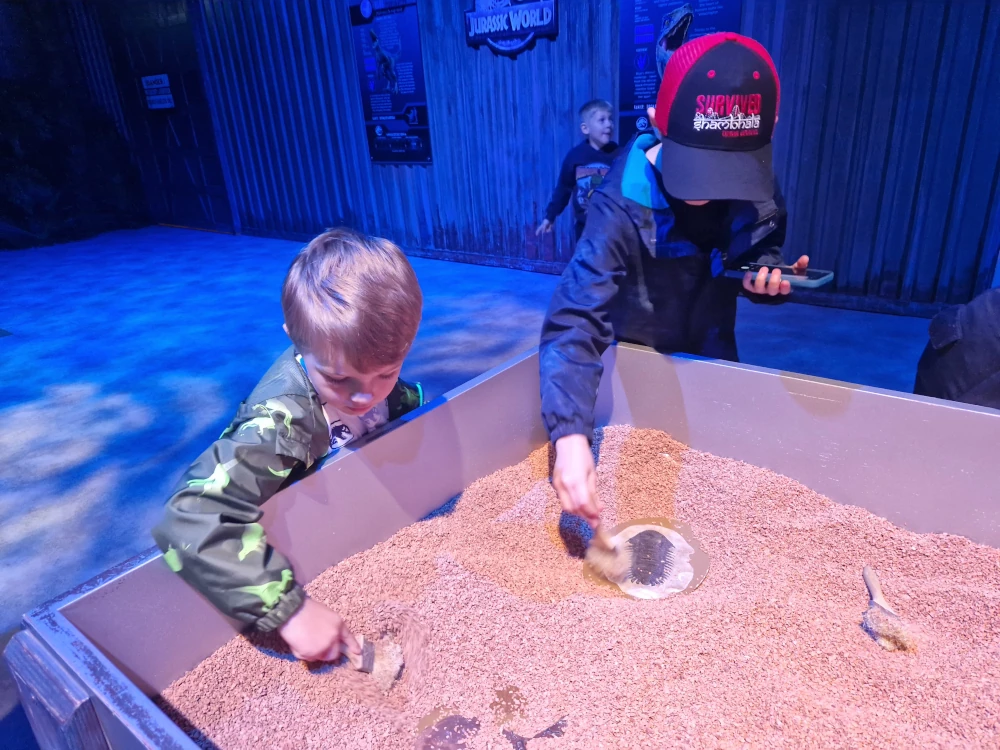 Jurassic World The Exhibition Fossil Dig