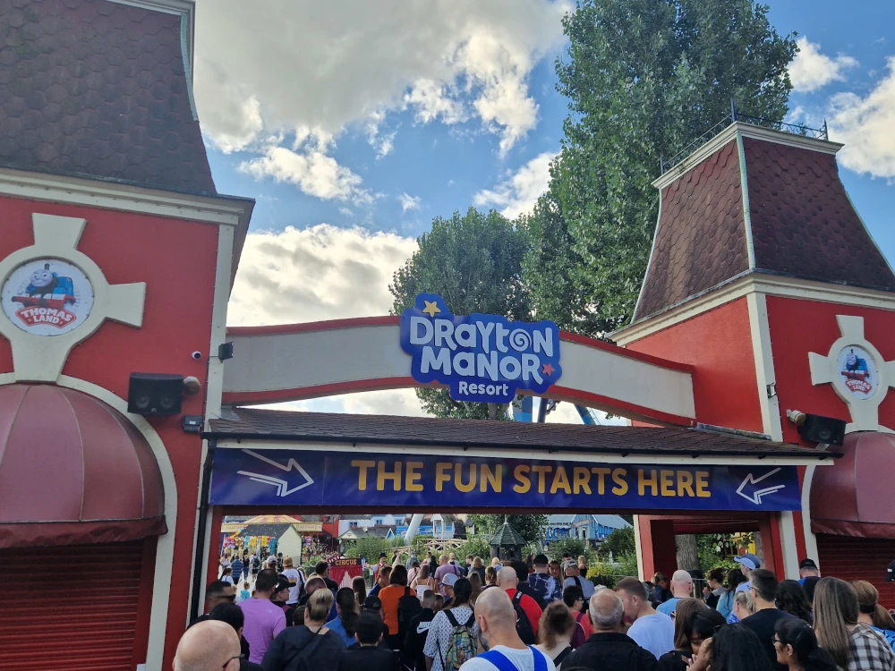 Drayton Manor Resort Entrance