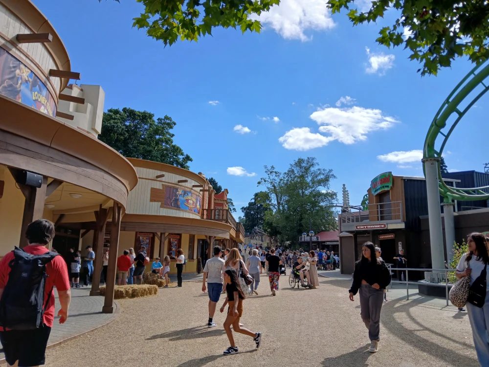 Drayton Manor Resort Frontier Falls