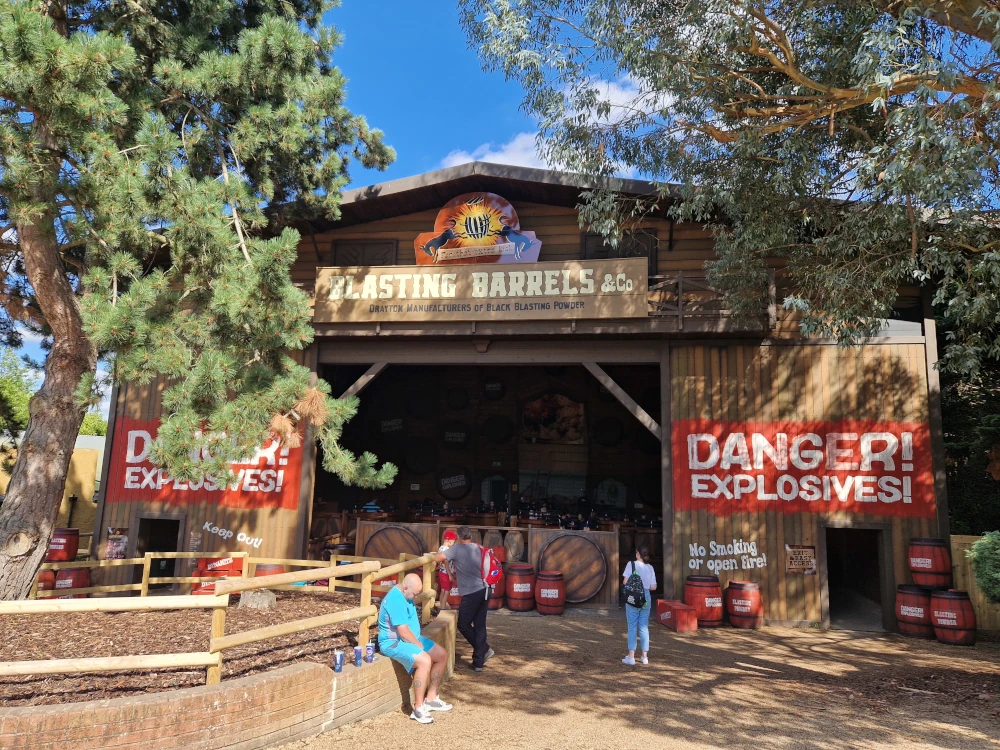 Drayton Manor Resort Blasting Barrels