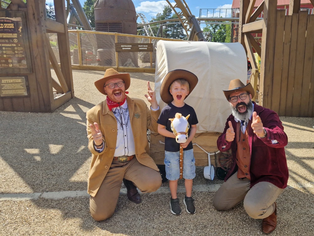 Drayton Manor Resort Frontier Falls Entertainers