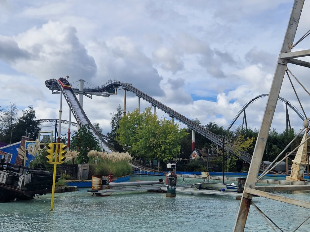 Thorpe Park Tidal Wave