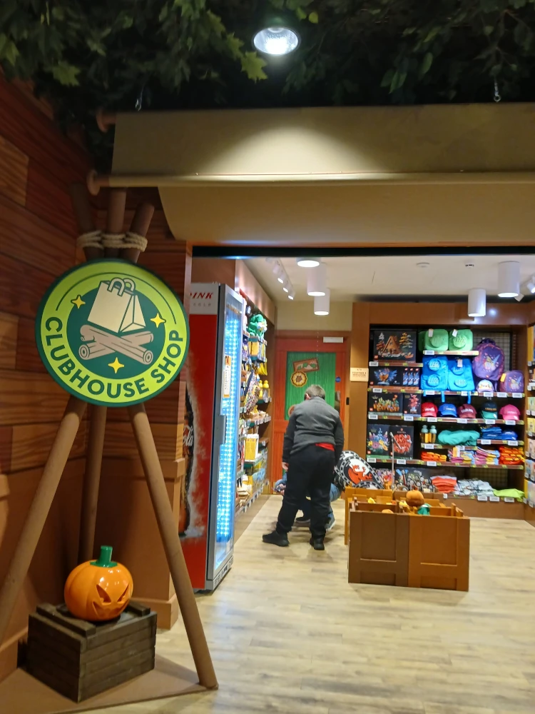 Legoland Windsor Woodland Village Clubhouse Shop