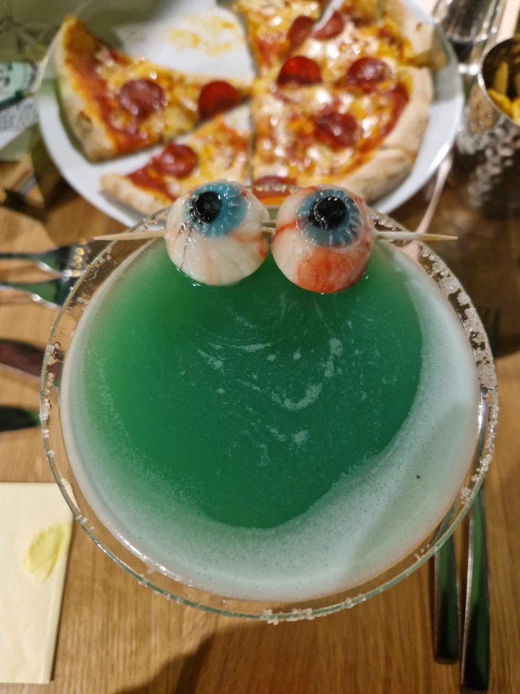 Legoland Windsor Woodland Lodge Clubhouse Pizza and Cocktails