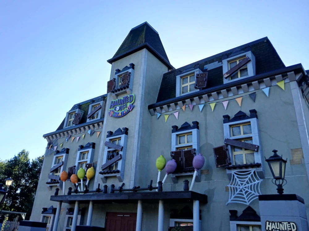Legoland Windsor Monster House Party
