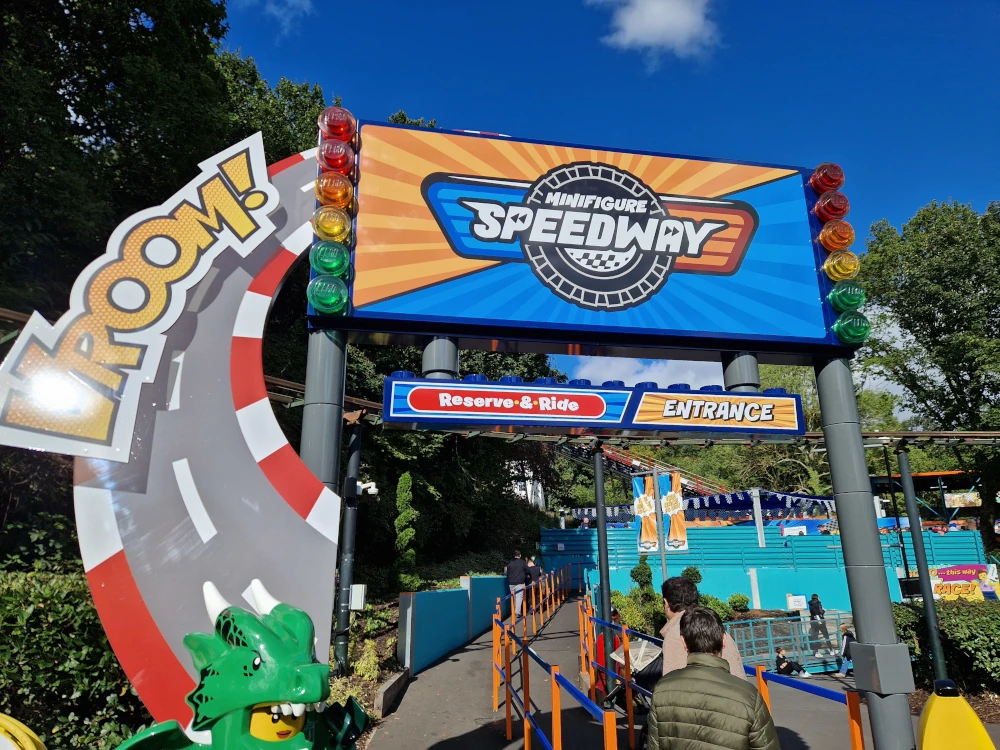 Legoland Windsor Minifigure Speedway