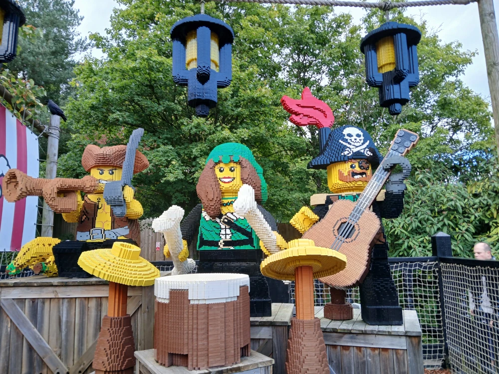Legoland Windsor Pirate Band