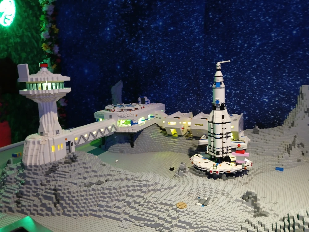 Legoland Discovery Centre Manchester Space Build Table