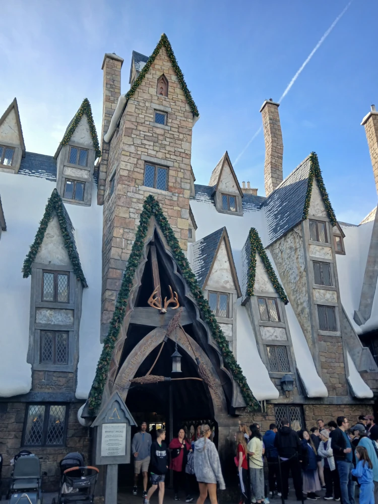 Universal Islands of Adventure Hogsmeade The Three Broomsticks