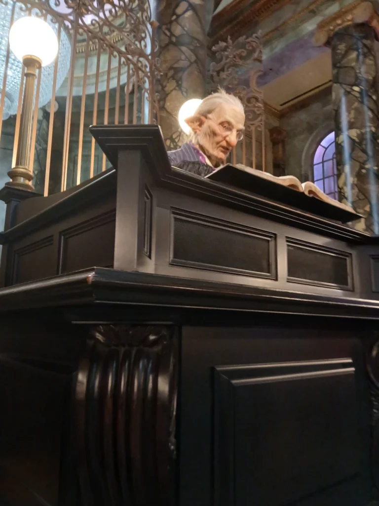 Universal Studios Florida Gringotts Goblin