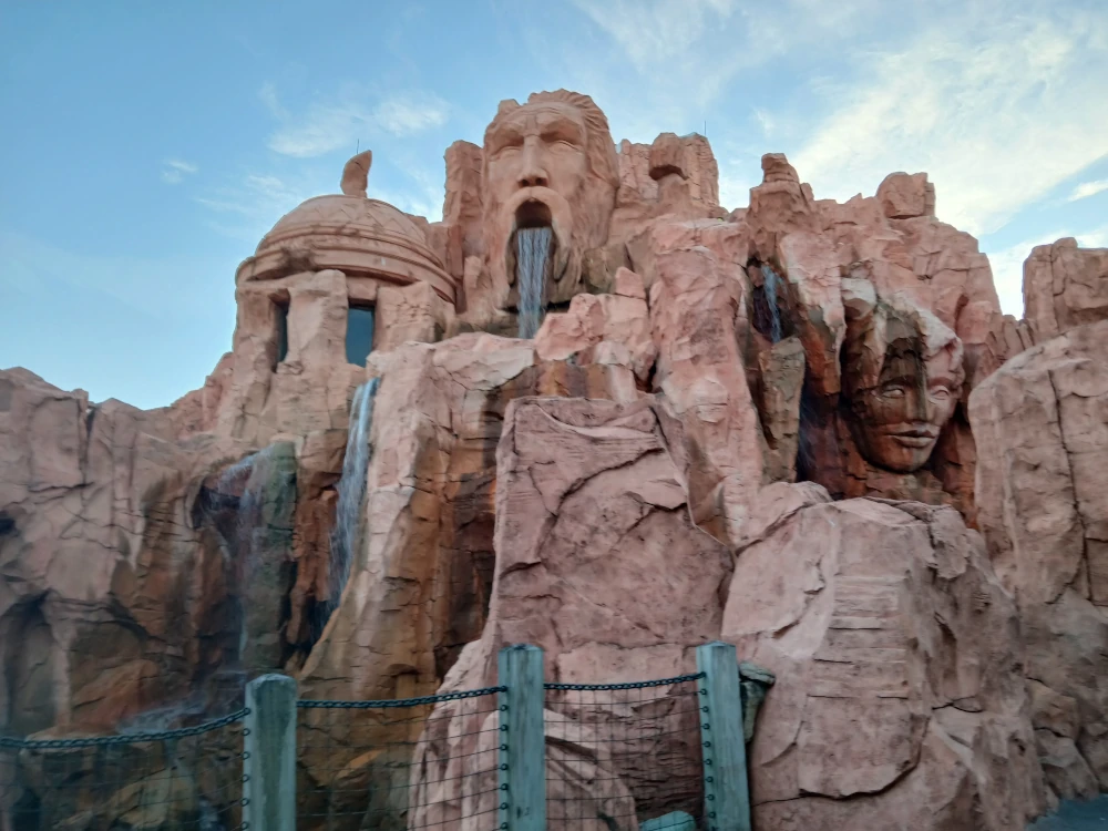 Universal Islands of Adventure Mythos Waterfall