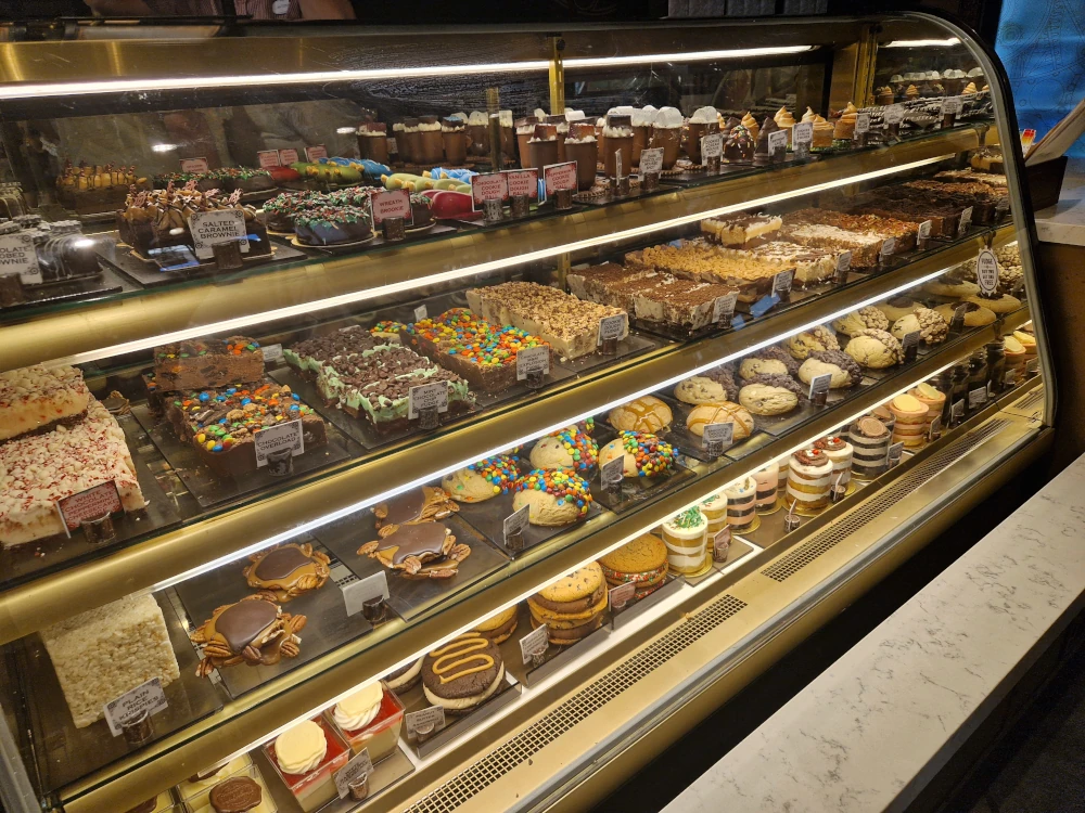 Universal CityWalk Toothsome Chocolate Emporium Cakes