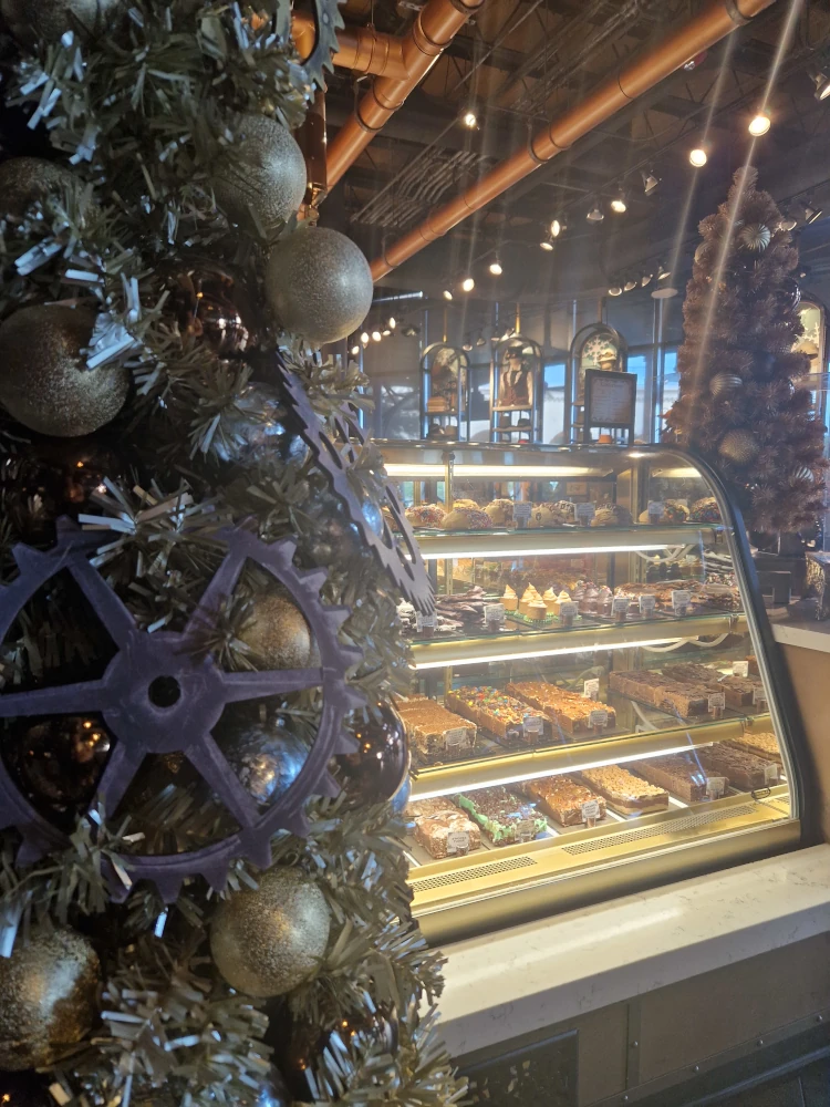 Universal CityWalk Toothsome Chocolate Emporium Christmas Tree