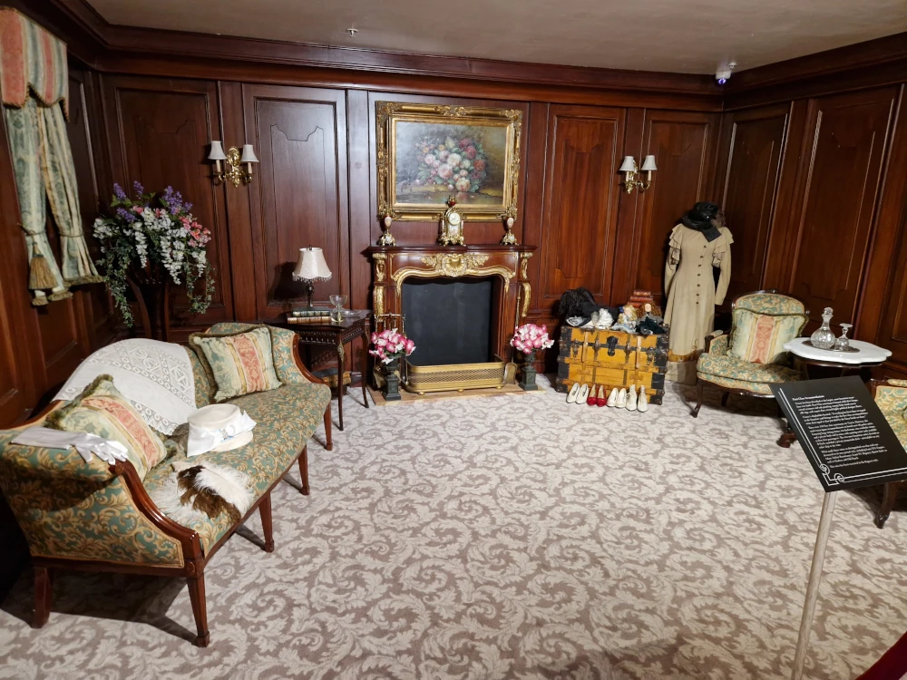 Titanic The Artifact Exhibition First Class Suite