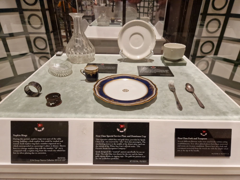 Titanic The Artifact Exhibition Titanic Tableware