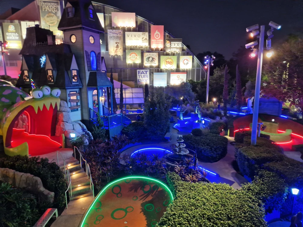 Universal CityWalk Hollywood Drive-In Golf