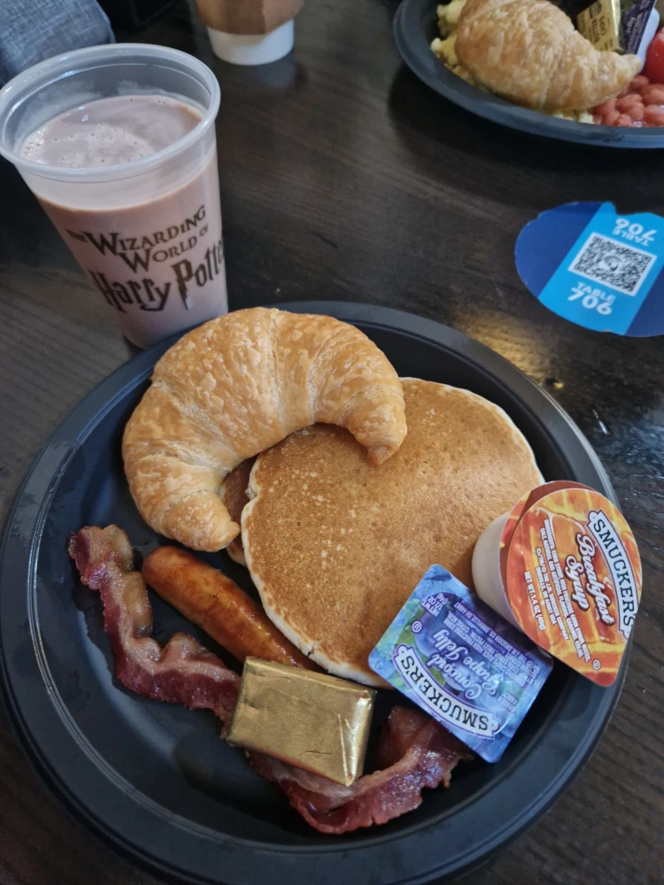 Universal Islands of Adventure Three Broomsticks Breakfast