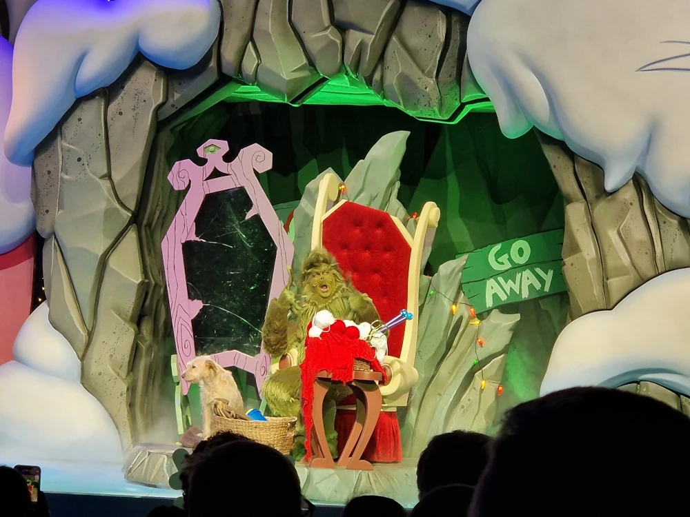 Universal Islands of Adventure Grinchmas Who-liday Spectacular