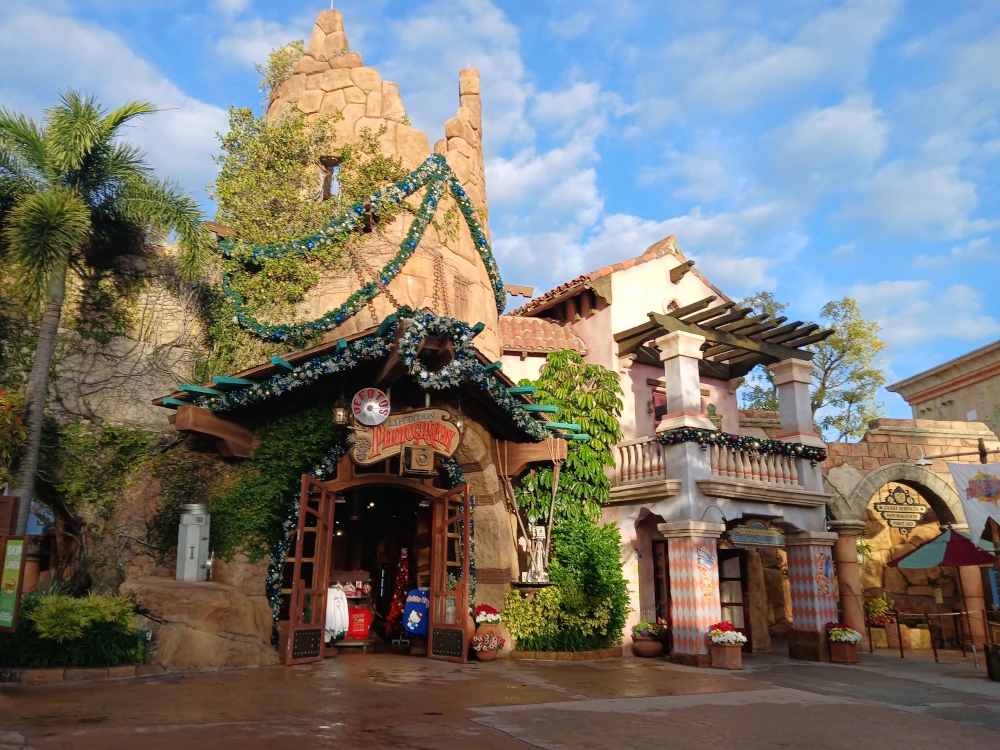 Universal Islands of Adventure Port of Entry Shops