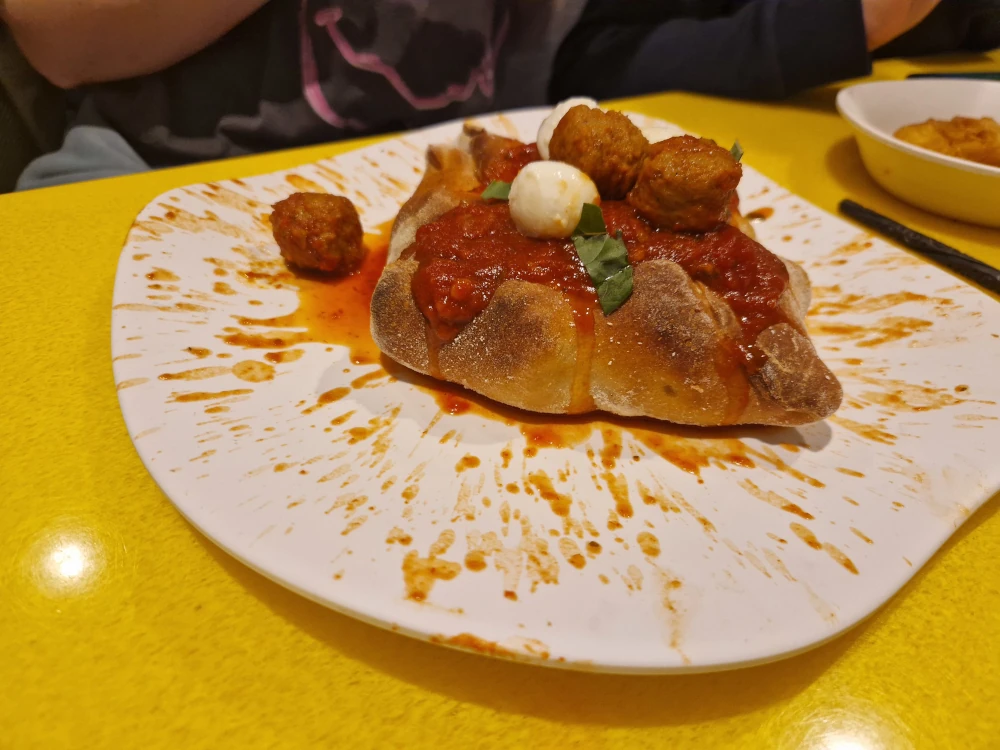 Universal Studios Florida Minion Cafe Mel's Meatball Mountain