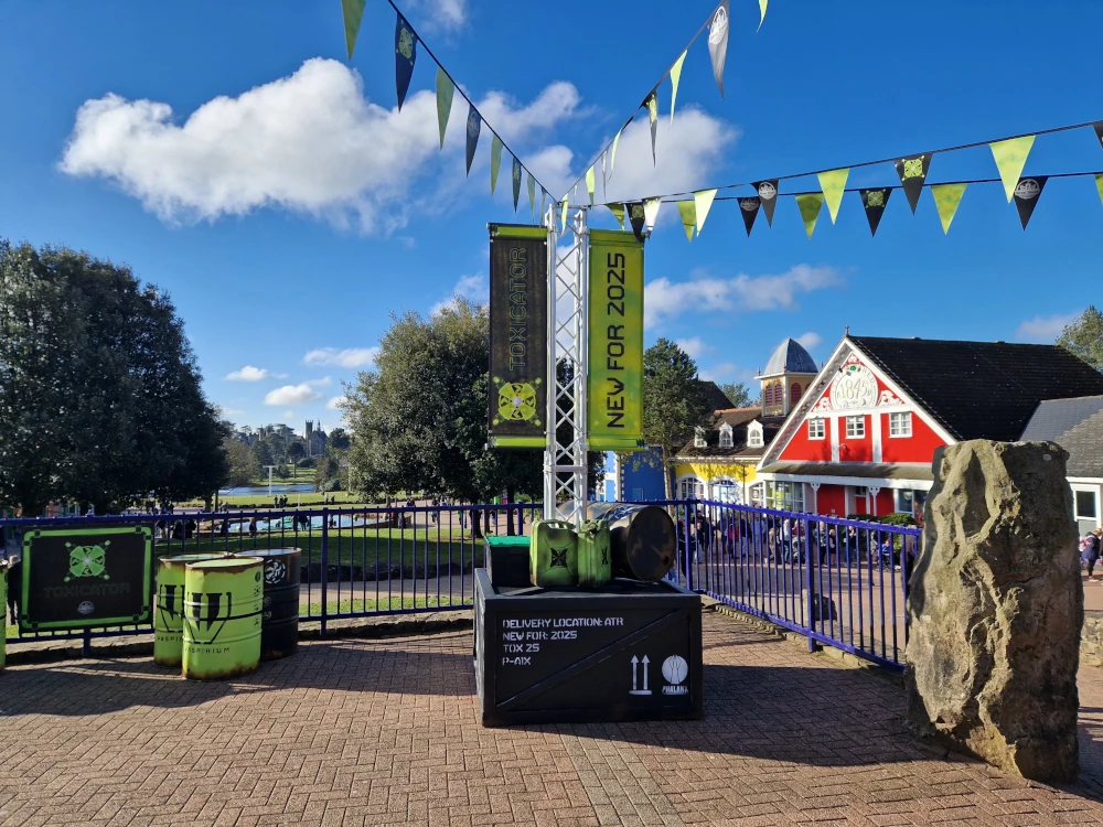 Alton Towers - Toxicator Banners