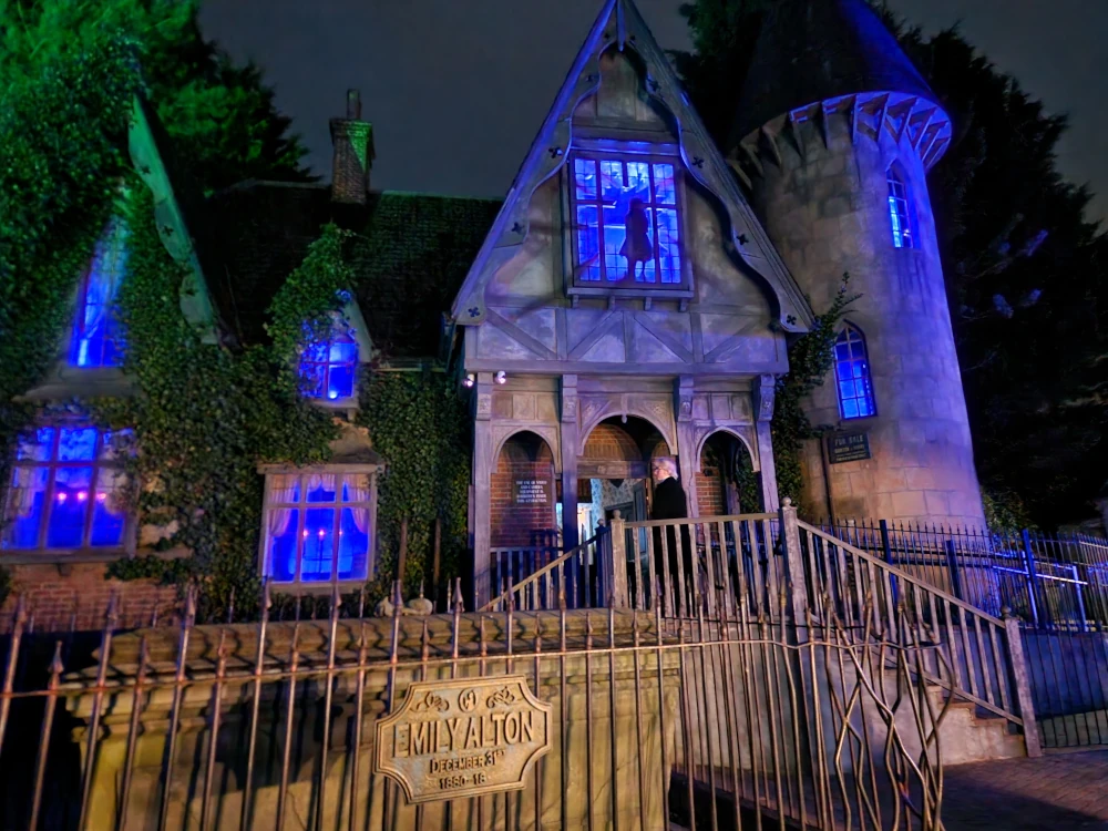 Alton Towers - Alton After Dark The Curse at Alton Manor