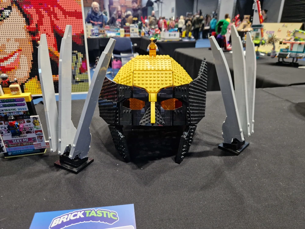 Bricktastic 2025 Wolverines Mask and Claws