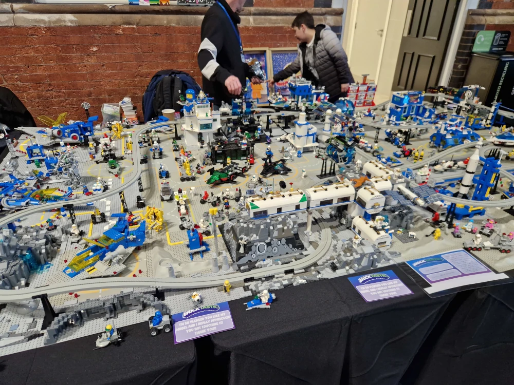 Bricktastic 2025 Vintage Space Diorama