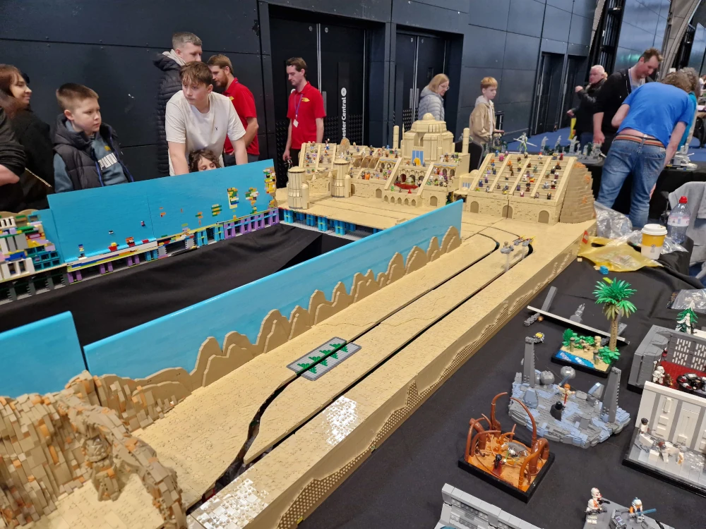 Bricktastic 2025 Star Wars Mos Espa Podrace
