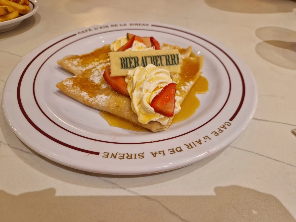 Epic Universe Cafe L'air De La Sirene Bieraubeurre Crepe