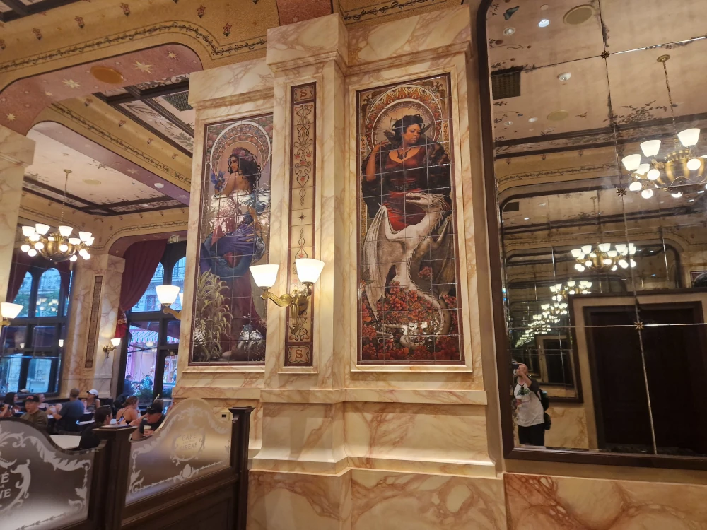 Epic Universe Cafe L'air De La Sirene Interior
