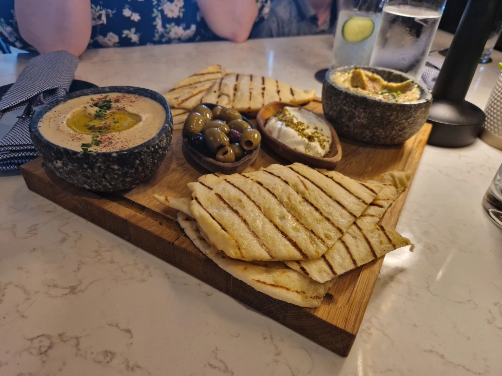 Helios Bar, Universal Helios Grand, Mezze & Spreads