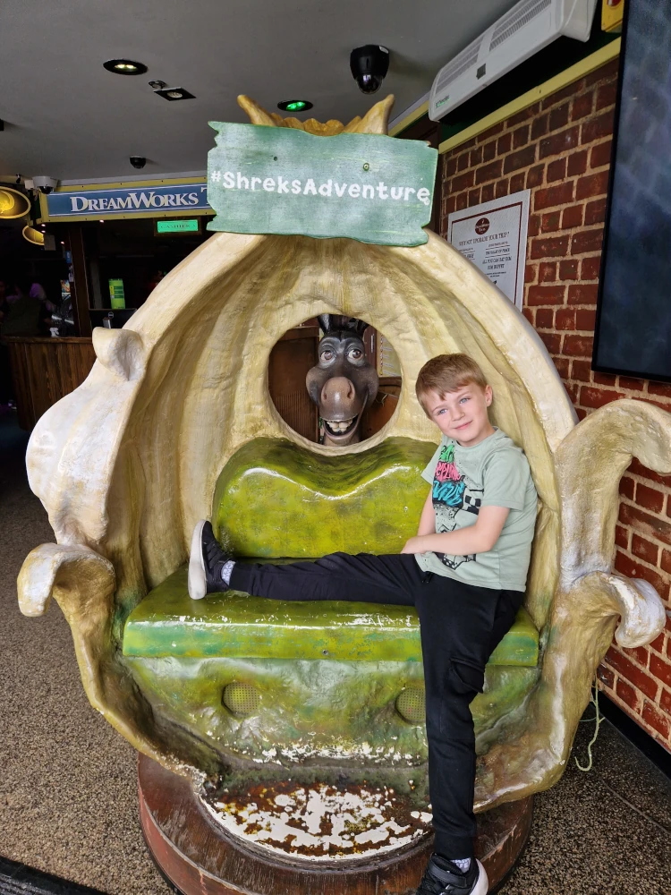 Shrek's Adventure London Carriage Photo Op