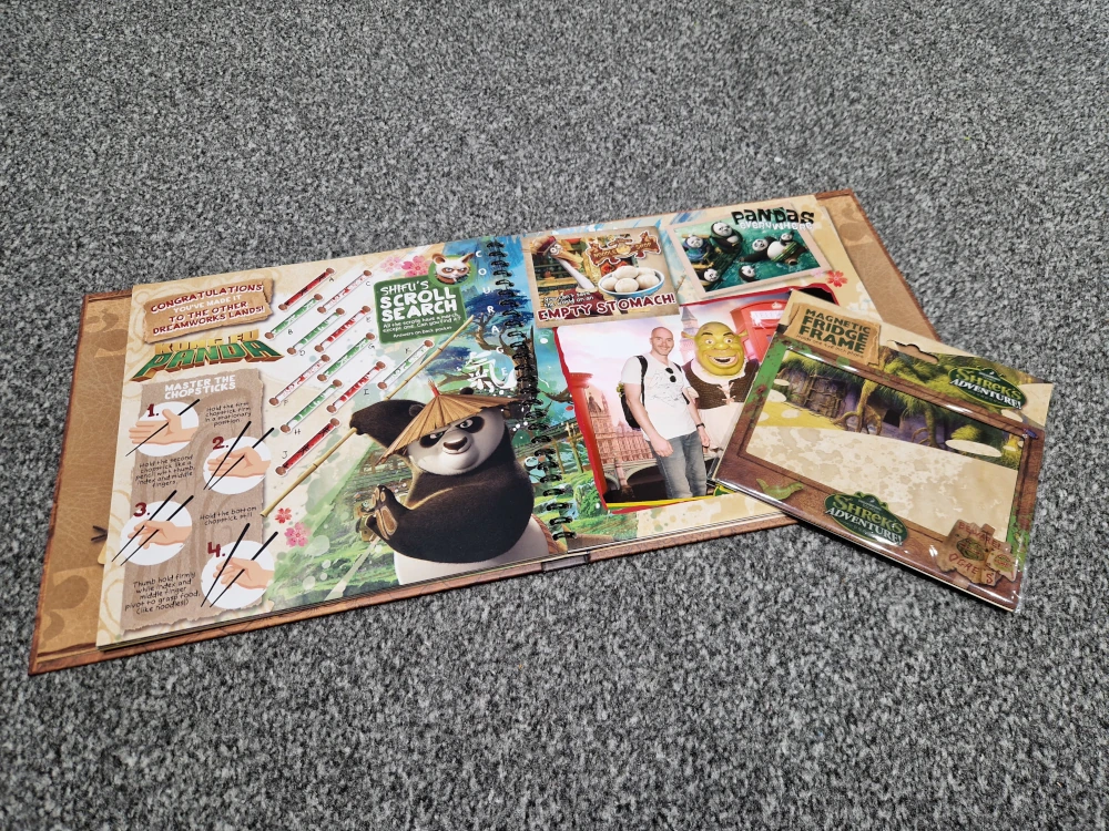 Shrek's Adventure London Photo Book and Magnet