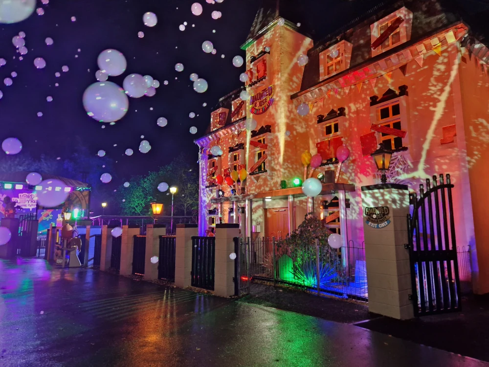 Legoland Windsor Monster House Party Smoke Bubbles