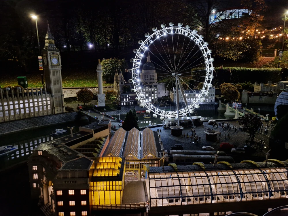 Legoland Windsor Miniland London at night