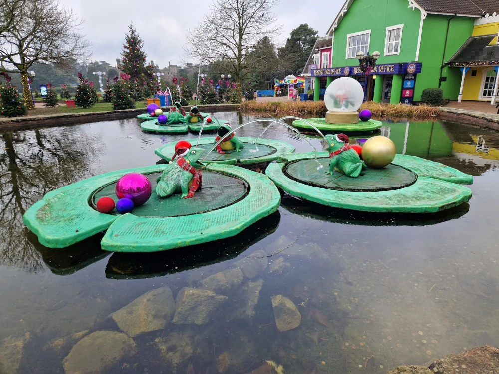 Alton Towers Christmas Frogs