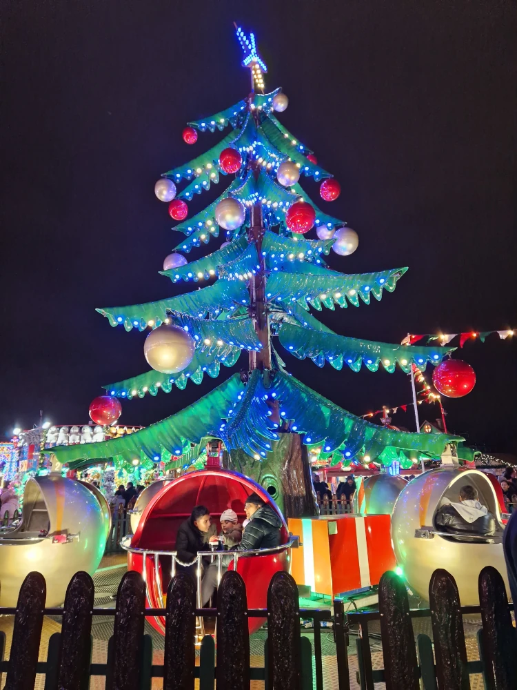 Hyde Park Winter Wonderland Christmas Tree Ride