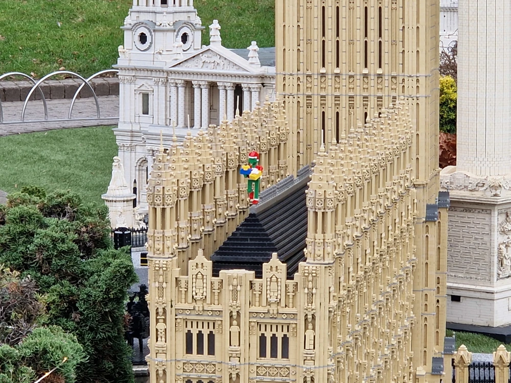 Legoland Windsor Christmas Lego Grinch