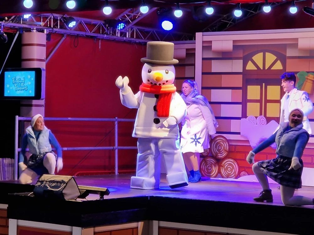 Legoland Windsor Christmas Shows