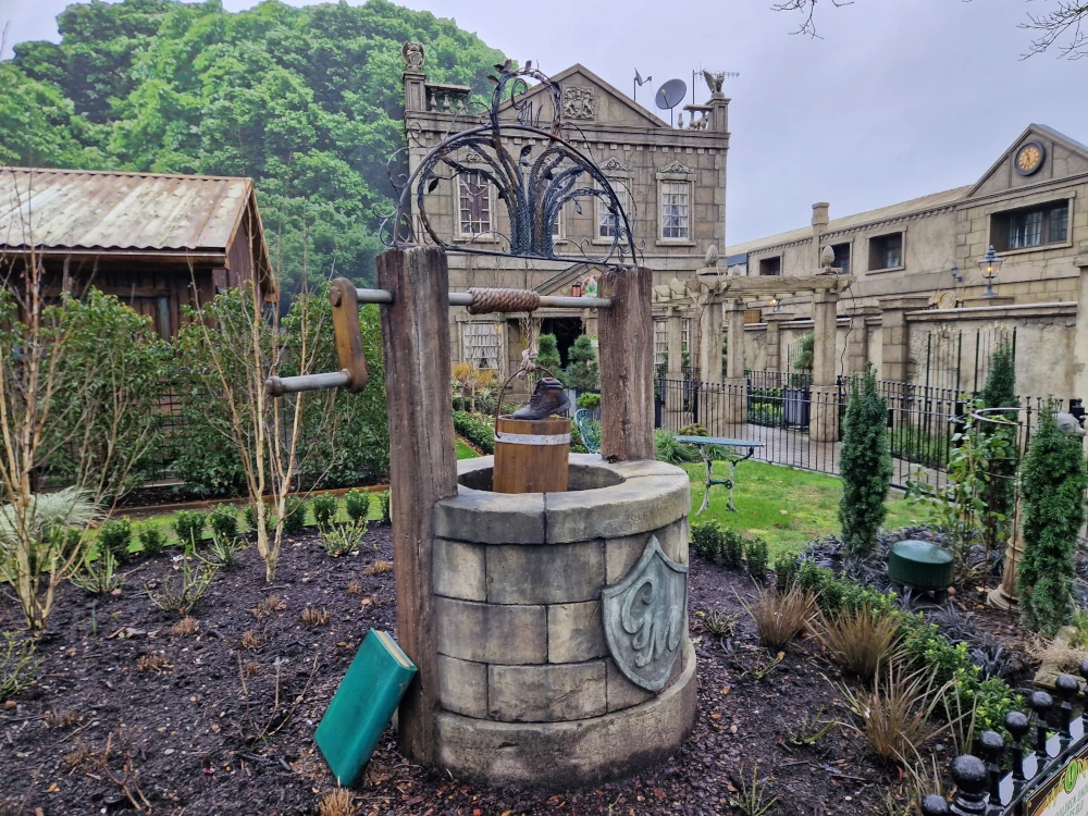 Paultons Park Ghostly Manor Well